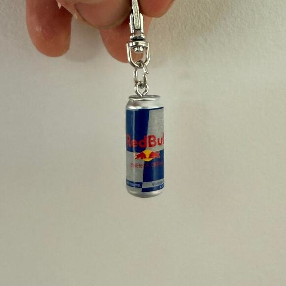 Red bull can keychain keychain - Picture 2 of 3